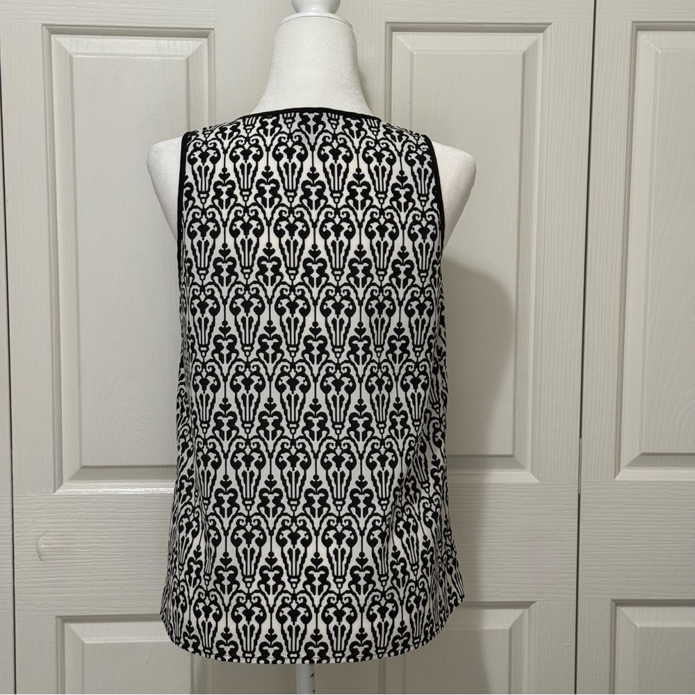 AQUA Black White Damask Scroll V-Neck Sleeveless Blouse Top M - Picture 7 of 12